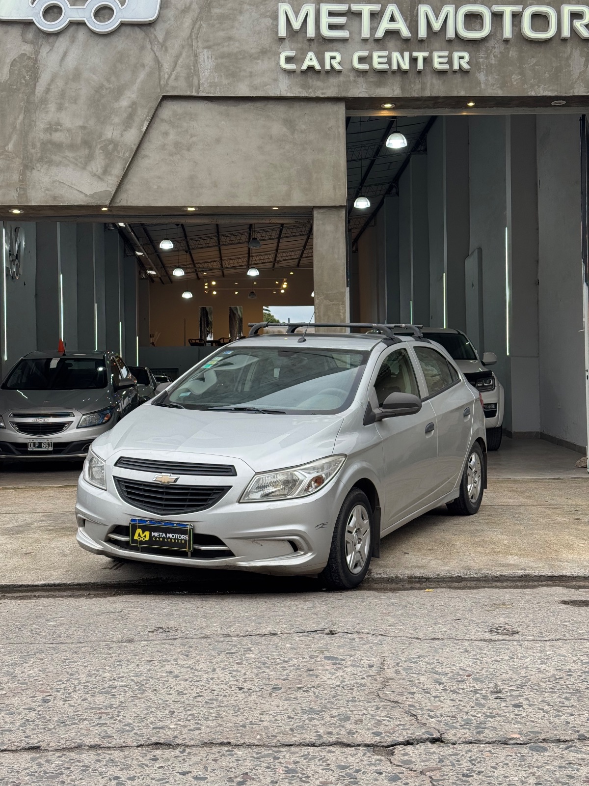 Chevrolet Onix Joy 1.4 — foto 1